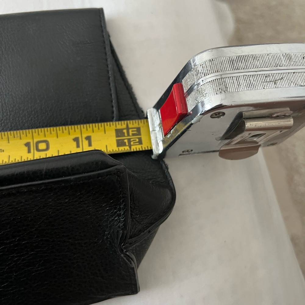 Elegant Black Leather Clutch - Picture 5 of 9